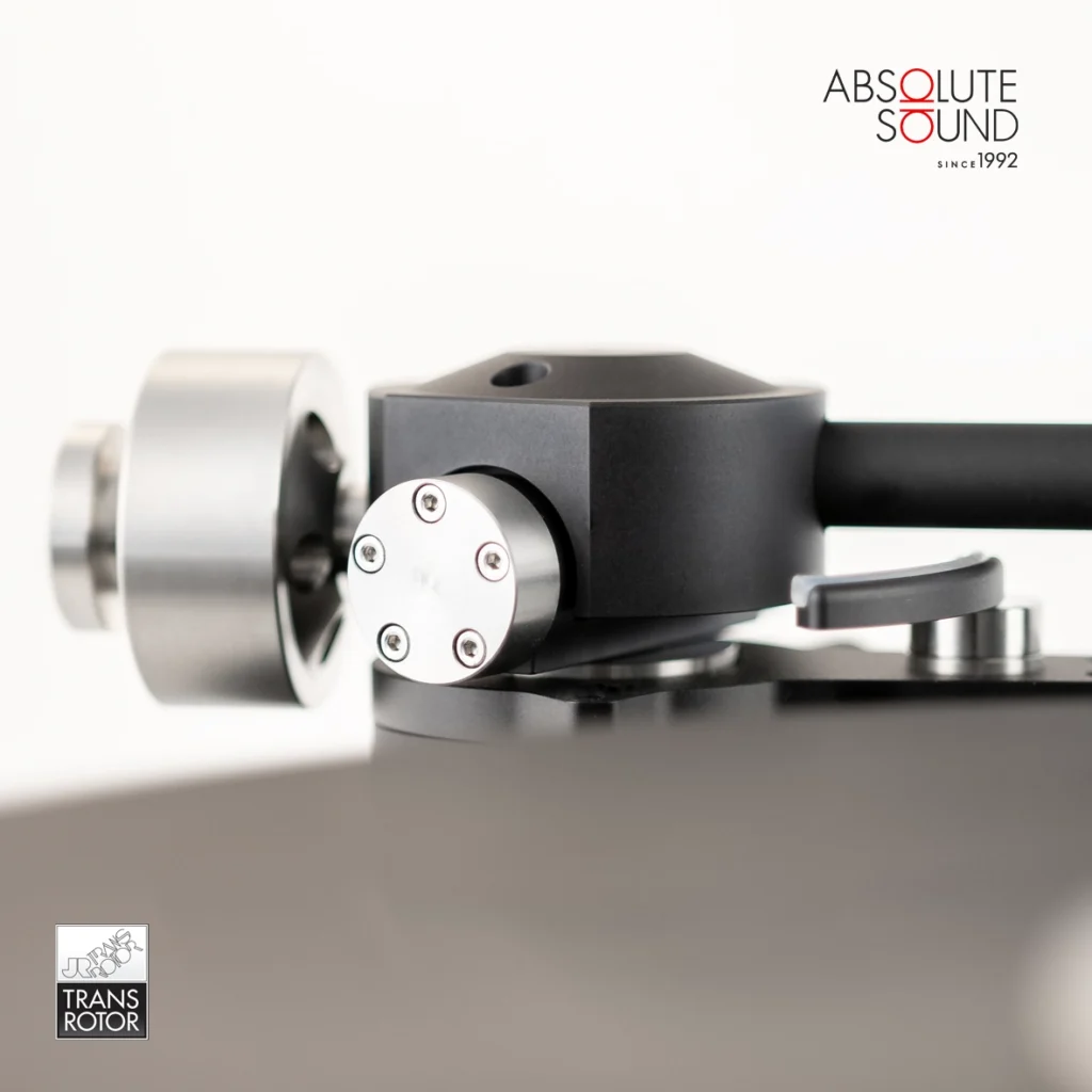 Transrotor Max Nero, close view of the tonearm pivot and counterweight